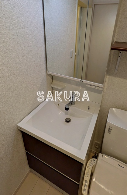 洗面設備　身支度に欠かせない独立洗面台♪