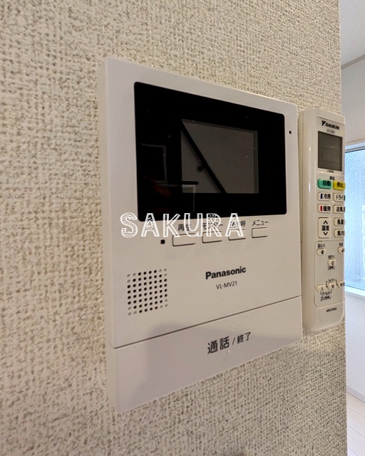 セキュリティ　女性の方でも安心のモニター付きインターフォン♪