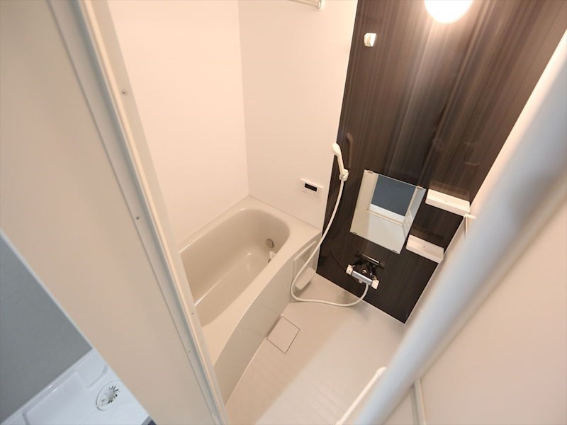 バス・シャワールーム　浴室暖房乾燥機付　追い焚き・オートバス機能付お風呂