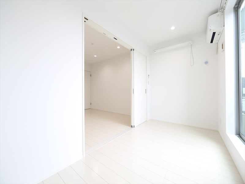 その他部屋・スペース　ＬＤＫ8.1帖　洋室4.9帖　つなげても仕切っても使えます