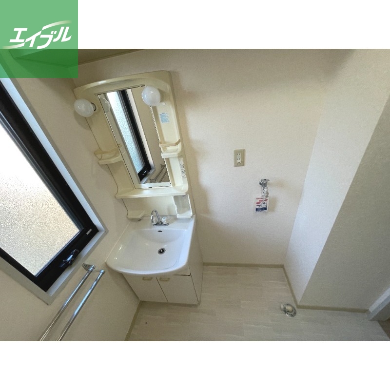 洗面設備　※別号室の写真になります。