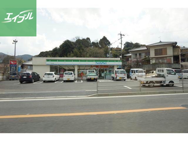 コンビニ　ファミリーマート長与三根店（コンビニ）まで1537m