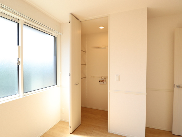 収納　ウォークインクローゼット　※現況優先