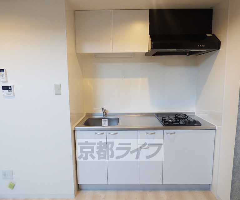 キッチン　広々したシステムキッチンです。