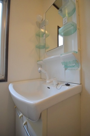 洗面設備　大人気の独立洗面台あります