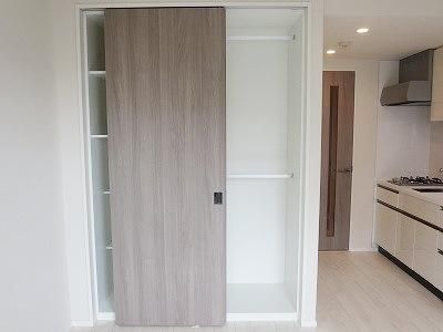 収納　★使いやすい引き戸タイプのクローゼット★