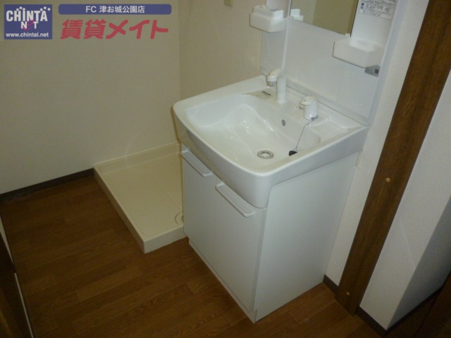 洗面設備　同物件別部屋写真