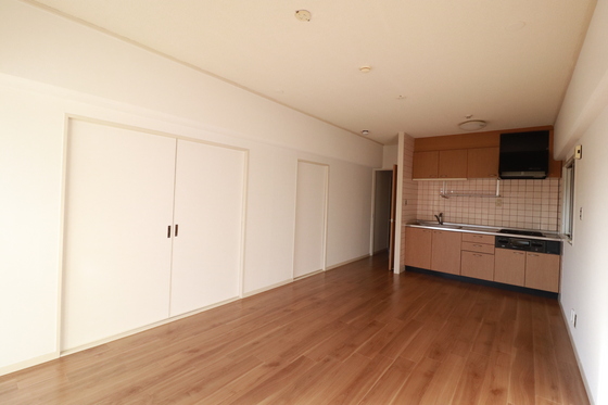 居室・リビング　※別室の写真です