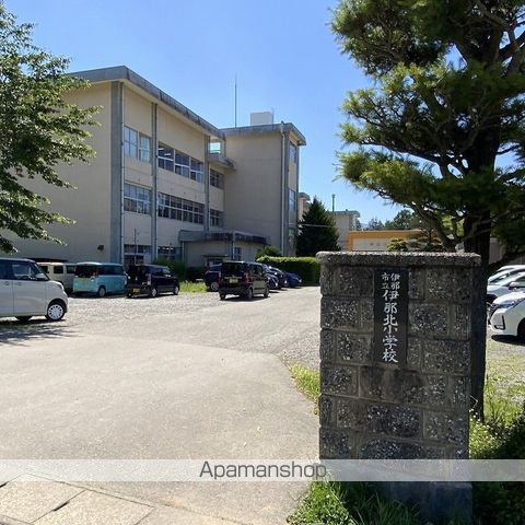 小学校　伊那市小学校伊那北小学校（小学校）まで1137m