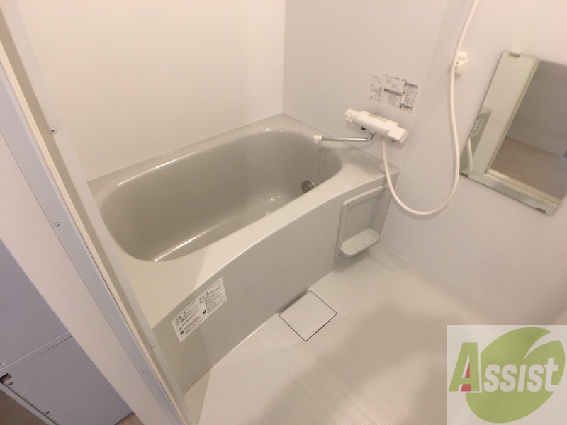 バス・シャワールーム　お風呂になります。一日の疲れを癒してくださいね。