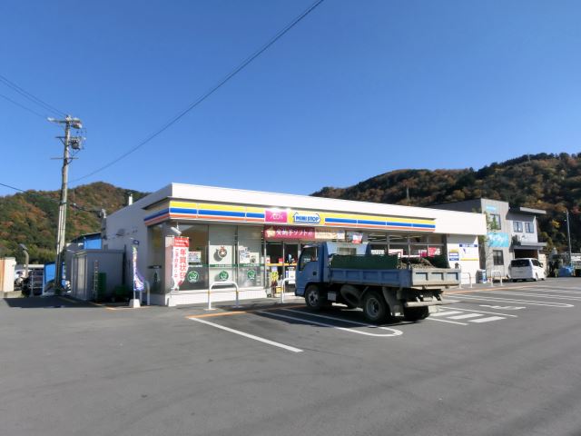 コンビニ　ミニストップ（コンビニ）まで880m