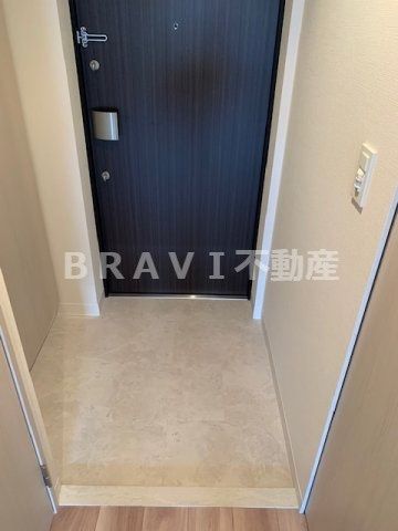 玄関　【プランドール北浜】明るい玄関です