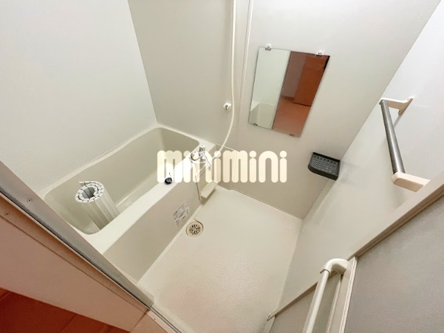 バス・シャワールーム　ゆったり入れる浴槽です！