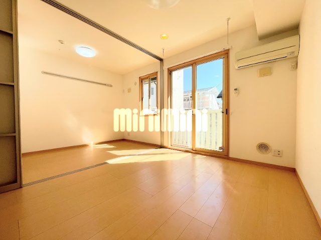 居室・リビング　別角度から見たお部屋のお写真です！