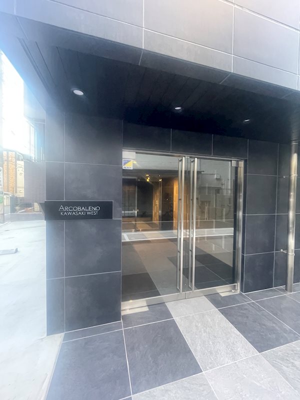 エントランス　清潔なエントランスです