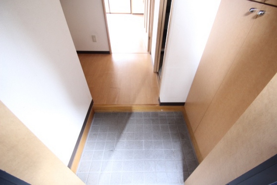 玄関　※別部屋の写真です