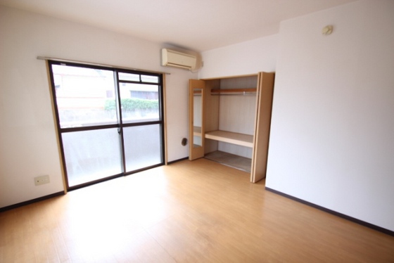 居室・リビング　※別部屋の写真です