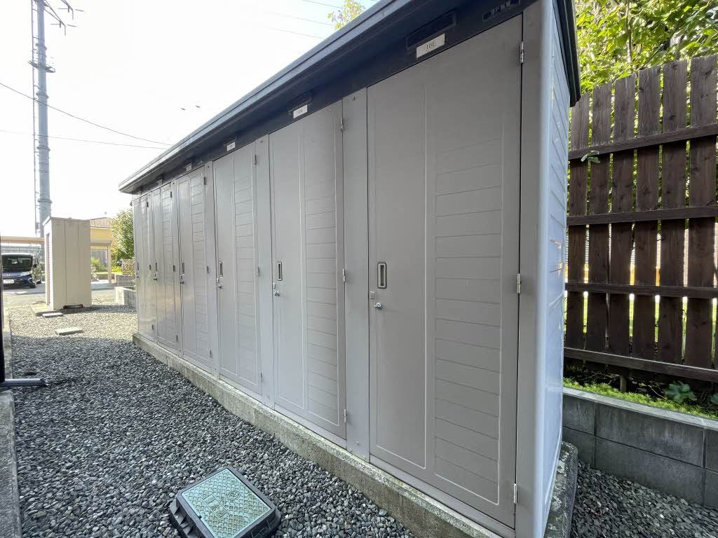 建物外観　ストッカー