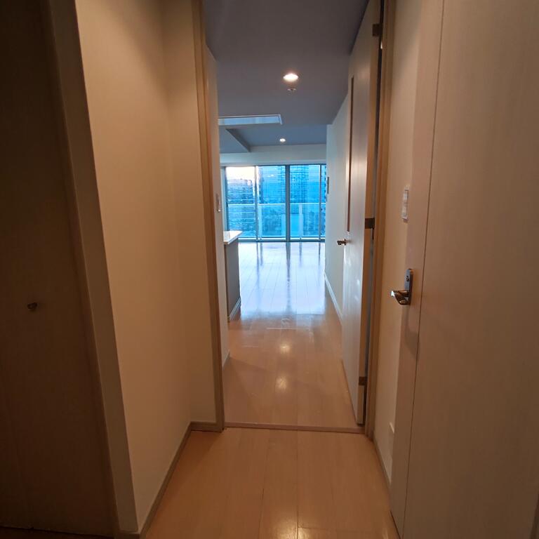 玄関　※同一タイプの参考画像です。