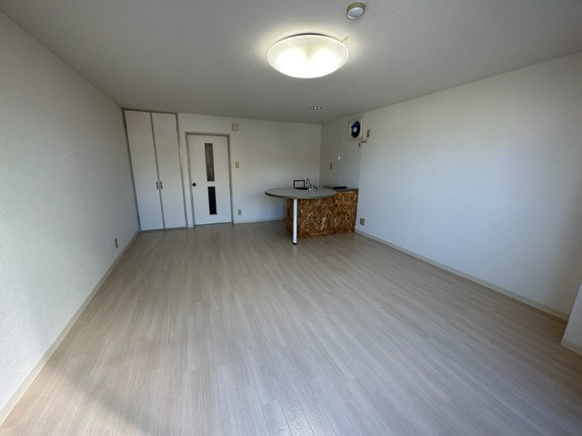 居室・リビング　広々洋室