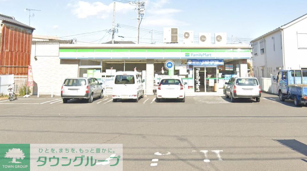 コンビニ　ファミリーマート中川松葉町店（コンビニ）まで180m