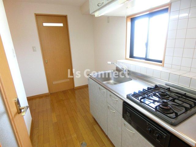 その他　約３帖のキッチンスペース。