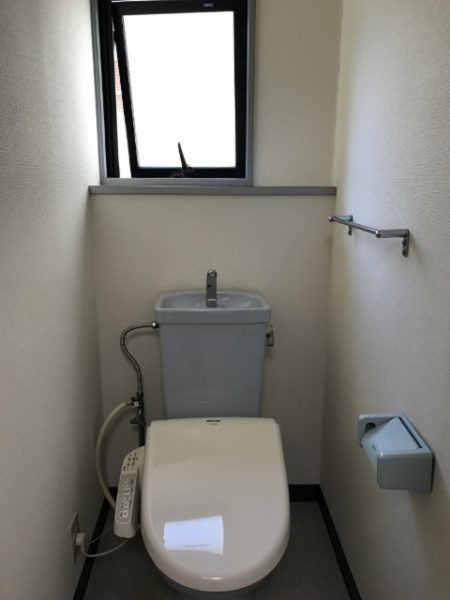 トイレ　※別号室参照