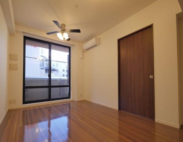 居室・リビング　※別部屋の参考写真です。