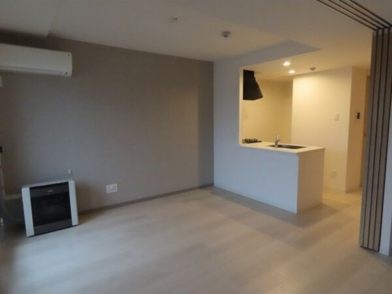 居室・リビング　退去予定につき同タイプ別号室の画像です。