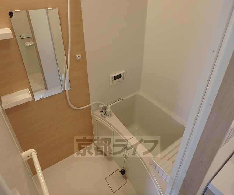 バス・シャワールーム　ゆったり出来る広々バスルーム