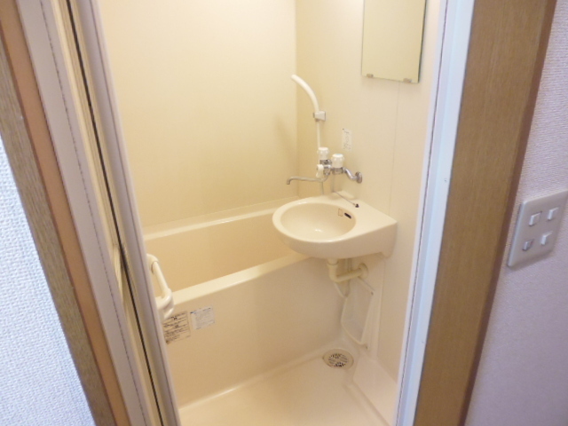 バス・シャワールーム　バスルーム