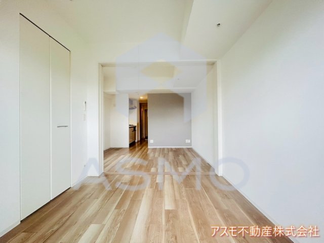 居室・リビング　同マンション別部屋参考写真