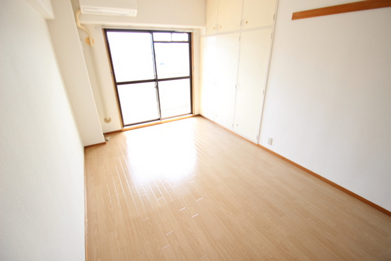 居室・リビング　※別部屋の写真です