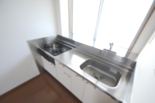 キッチン　窓付きキッチンで換気♪