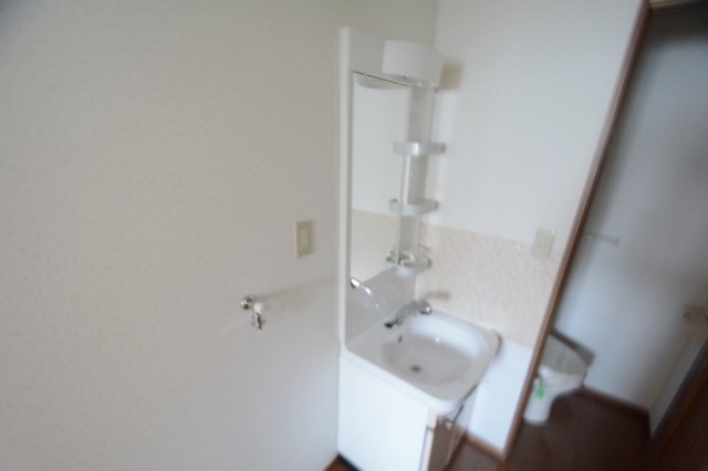 洗面設備　シャワー付き洗面化粧台♪