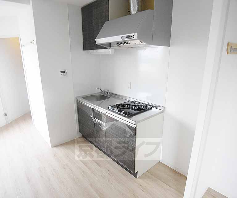 キッチン　収納スペースもあります