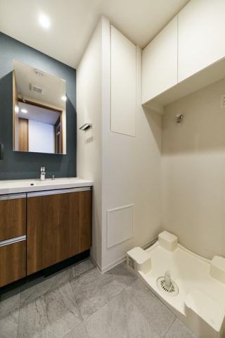 洗面設備　スペースが確保できる洗面所です