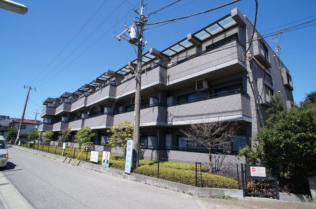 建物外観　１Fから３Fまで日当たり良好です。