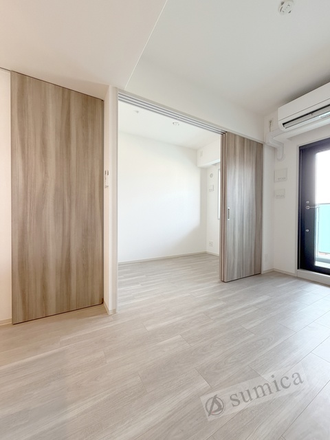 その他　階数により内装色が異なります