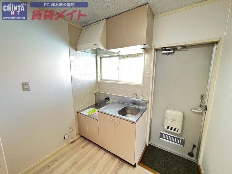 キッチン　別部屋の写真です