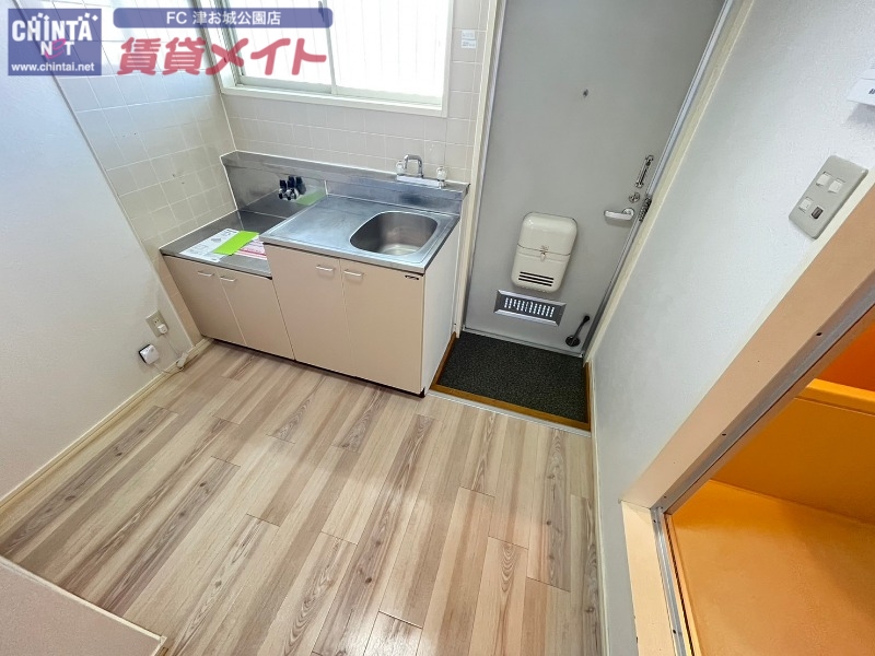 玄関　別部屋の写真です