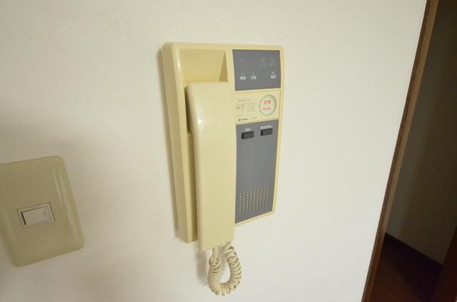 セキュリティ　♪来訪者をドアを開けずに確認できますね♪