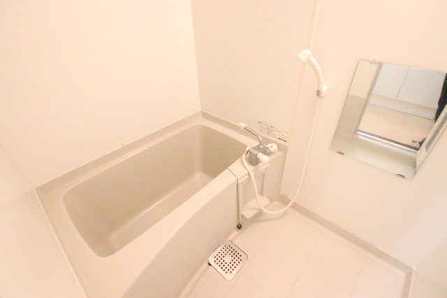 バス・シャワールーム　※別室の参考写真の為、現況優先です。