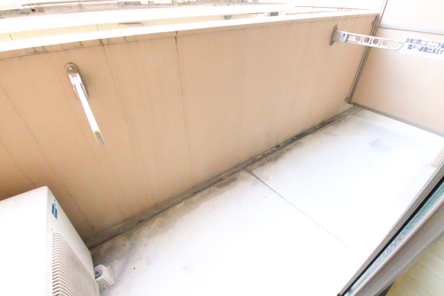 バルコニー　※別室の参考写真の為、現況優先です。