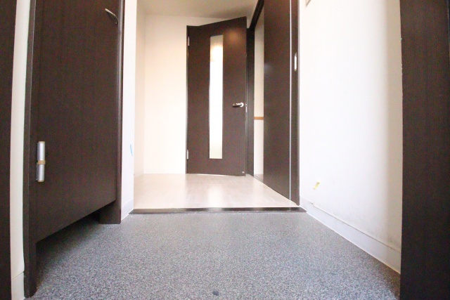 玄関　※別室の参考写真の為、現況優先です。