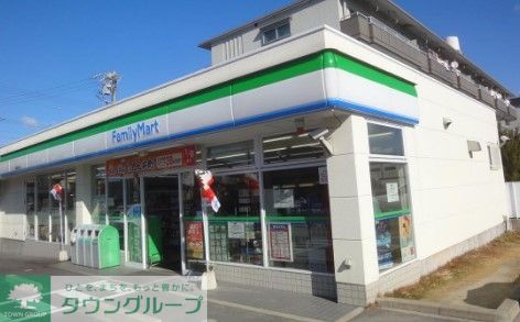 コンビニ　ファミリーマート緑尾崎山店（コンビニ）まで440m