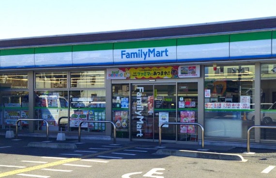 コンビニ　ファミリーマート 久喜吉羽店（コンビニ）まで879m