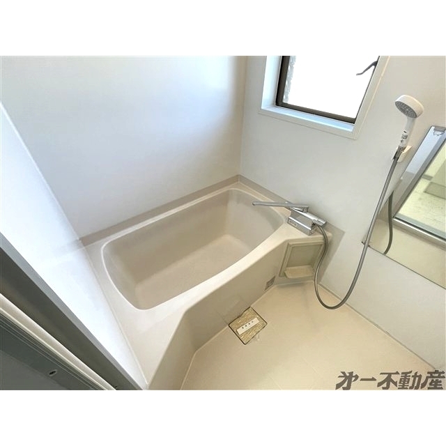 バス・シャワールーム　バスルーム