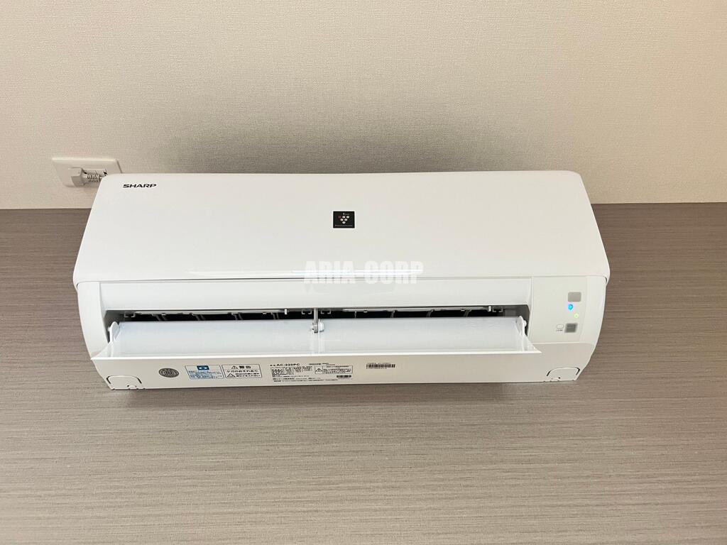 その他設備　省エネエアコン。リビングと洋室に！合計2台付♪