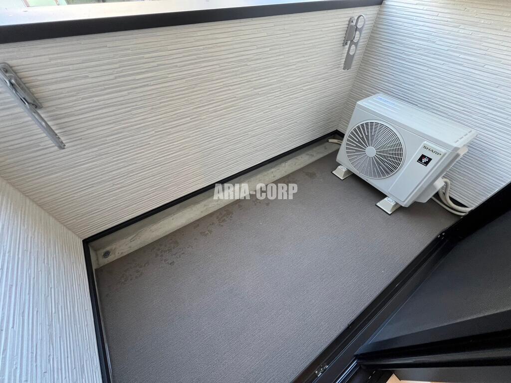 バルコニー　バルコニー、室内物干し機、浴室の3か所で洗濯干しが可能です！
